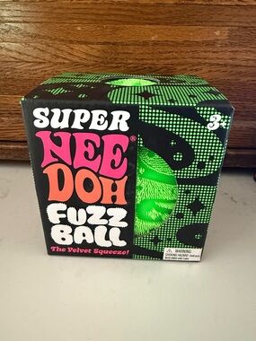 Super NeeDoh Fuzz Ball - Neon Green